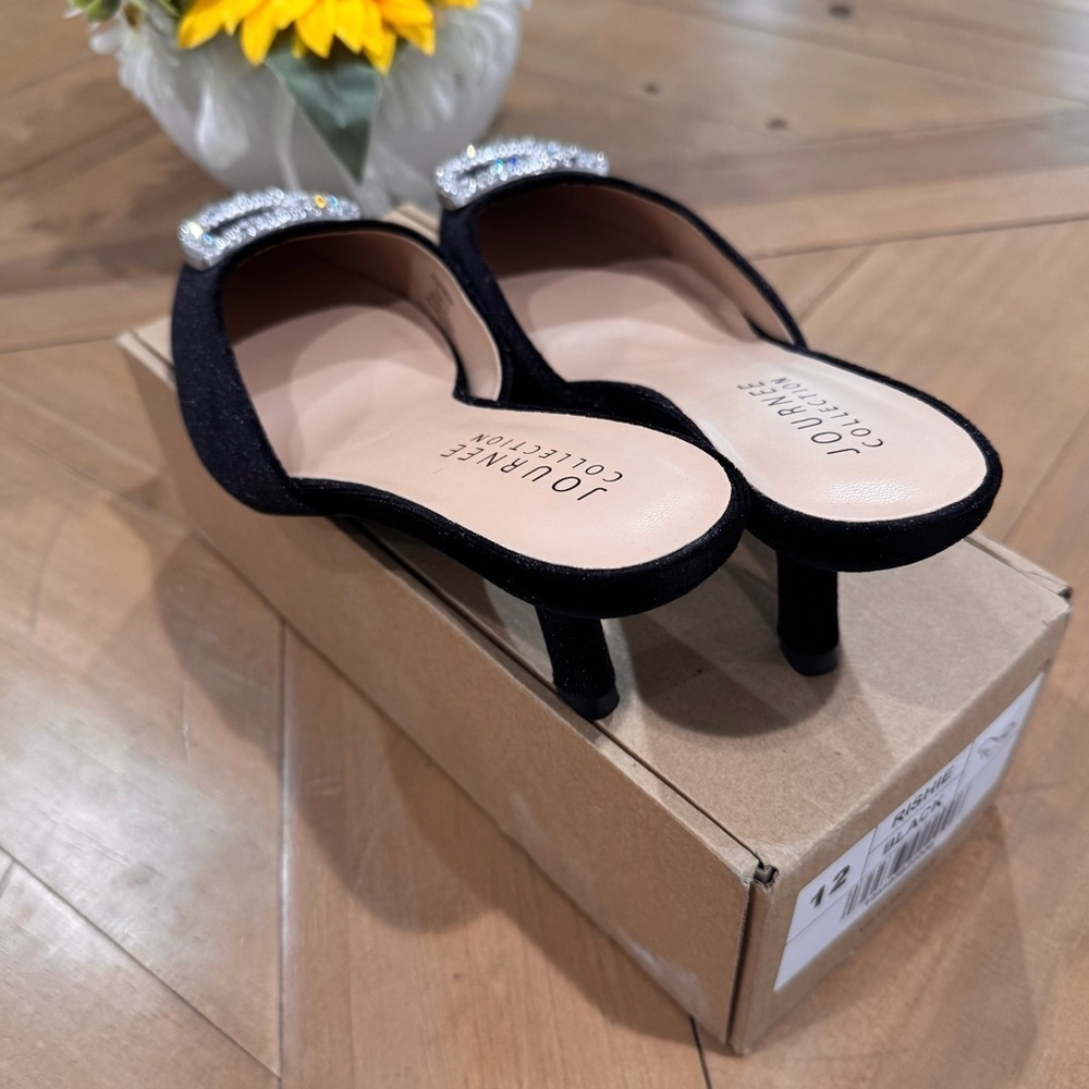 Journee "RISHIE Kitten Heel Mules in Velvet" - Picture 3 of 7